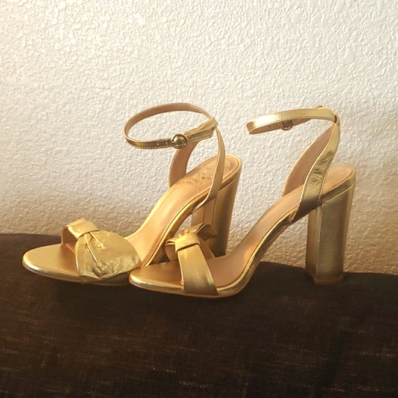 Vincen Camuto Beautiful Woman Sandal Shoe. 8M - Picture 2 of 16